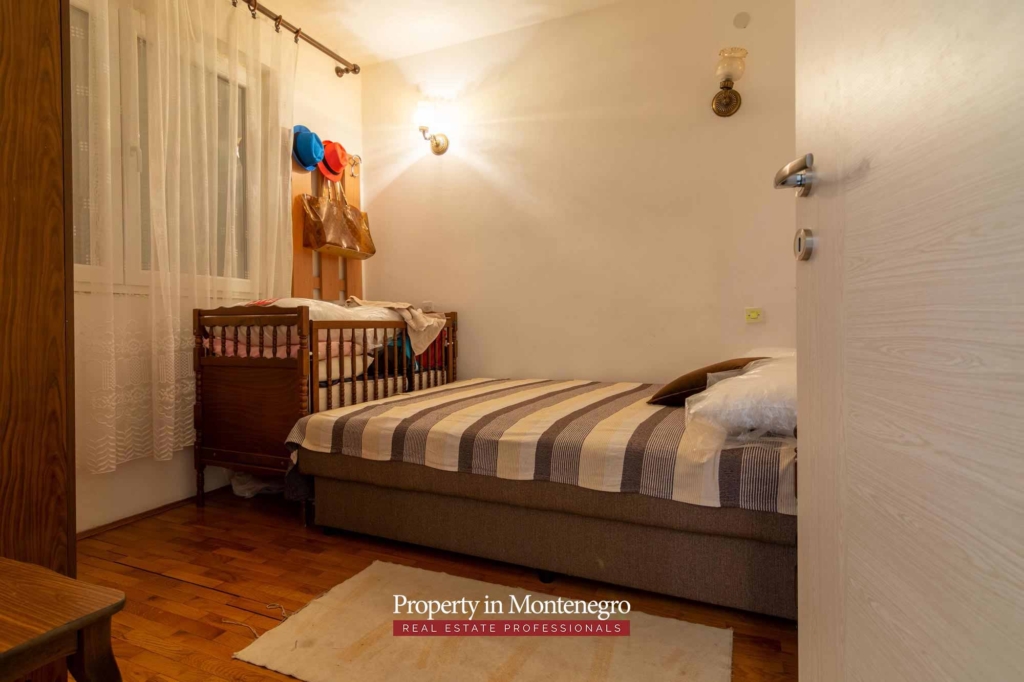 Old stone house for sale in Kotor Bay