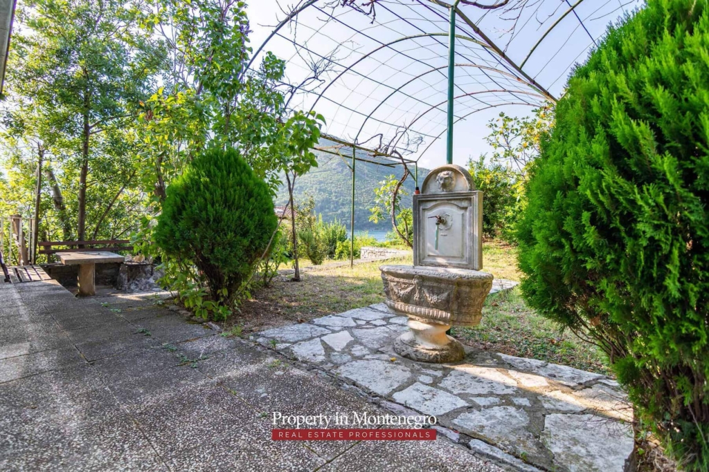 Old stone house for sale in Kotor Bay