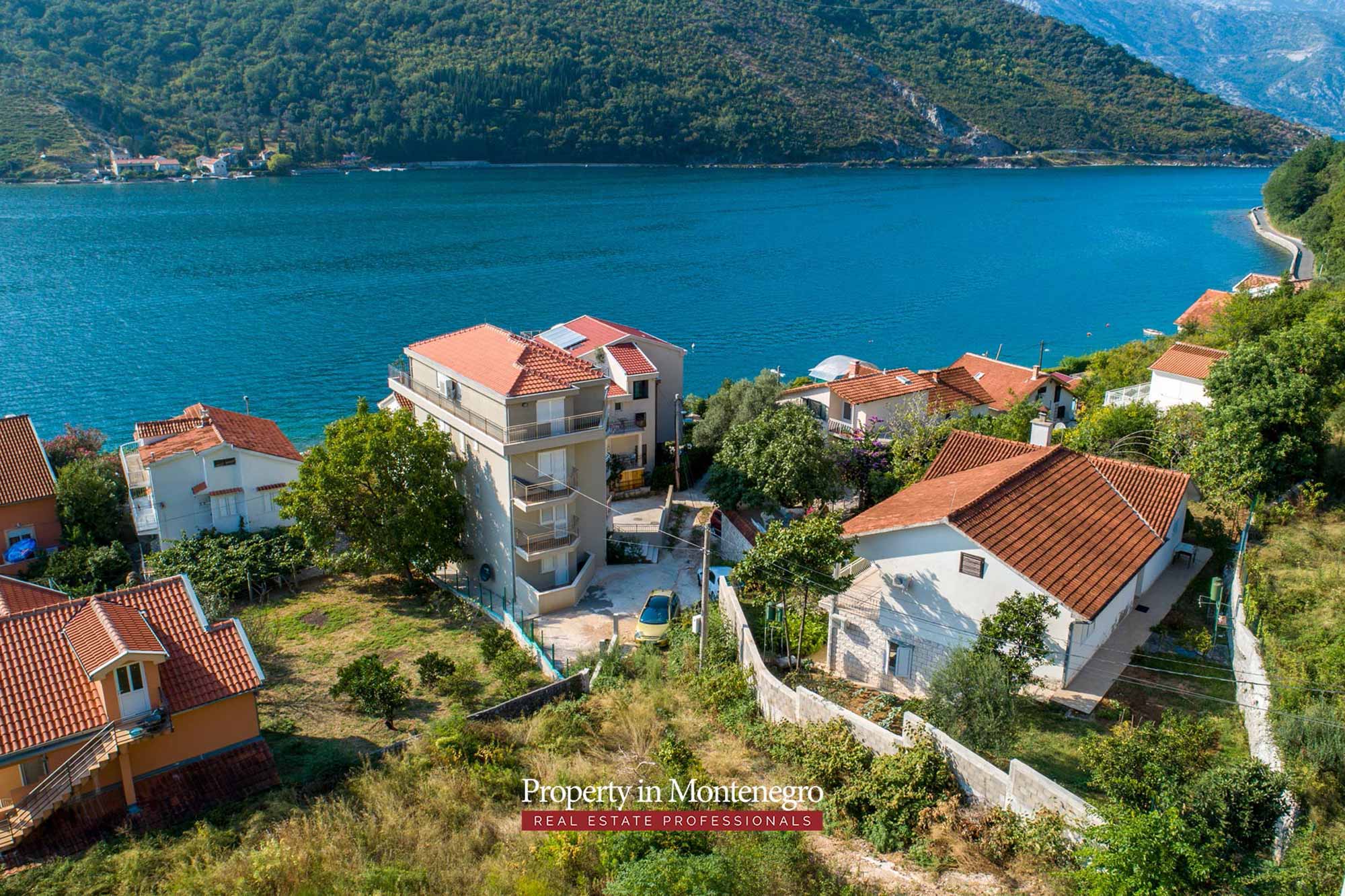 Old stone house for sale in Tivat 5