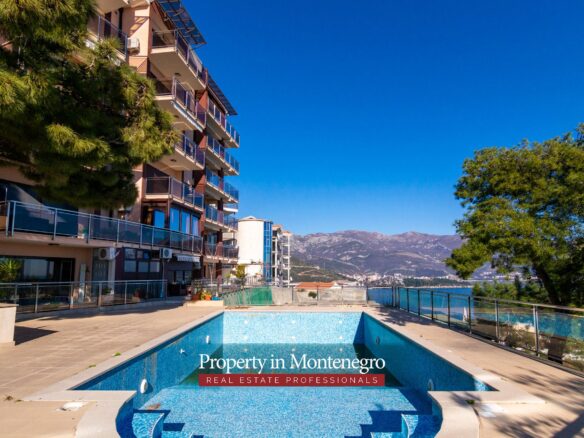 Apartment with swimming pool for sale in Budva