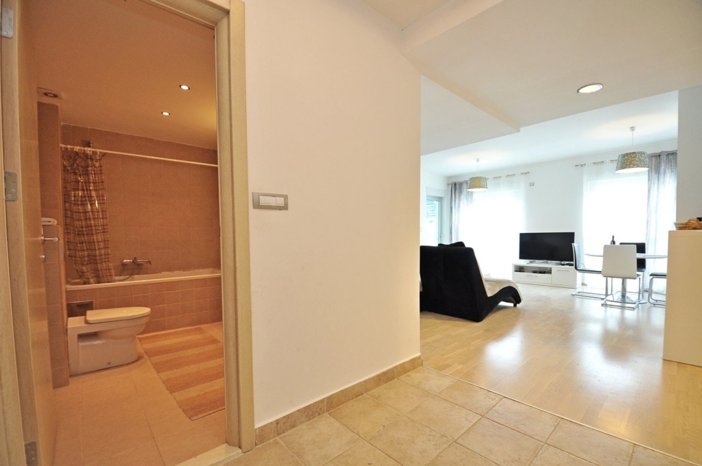 Penthouse for sale in Dobrota