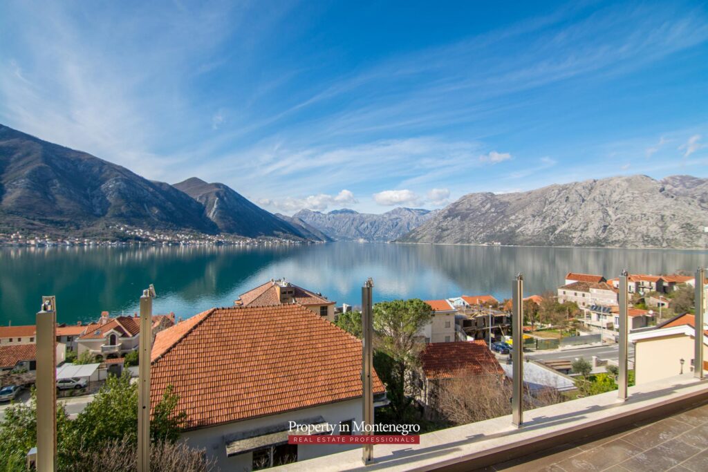 Duplex apartment for sale in Bay of Kotor