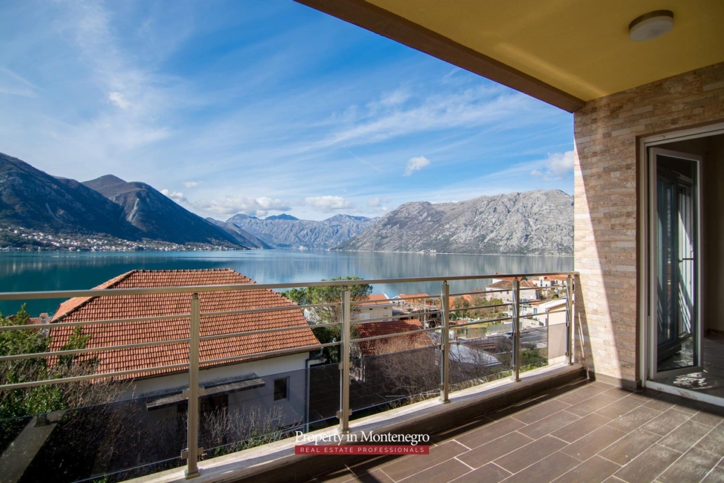Duplex apartment for sale in Bay of Kotor