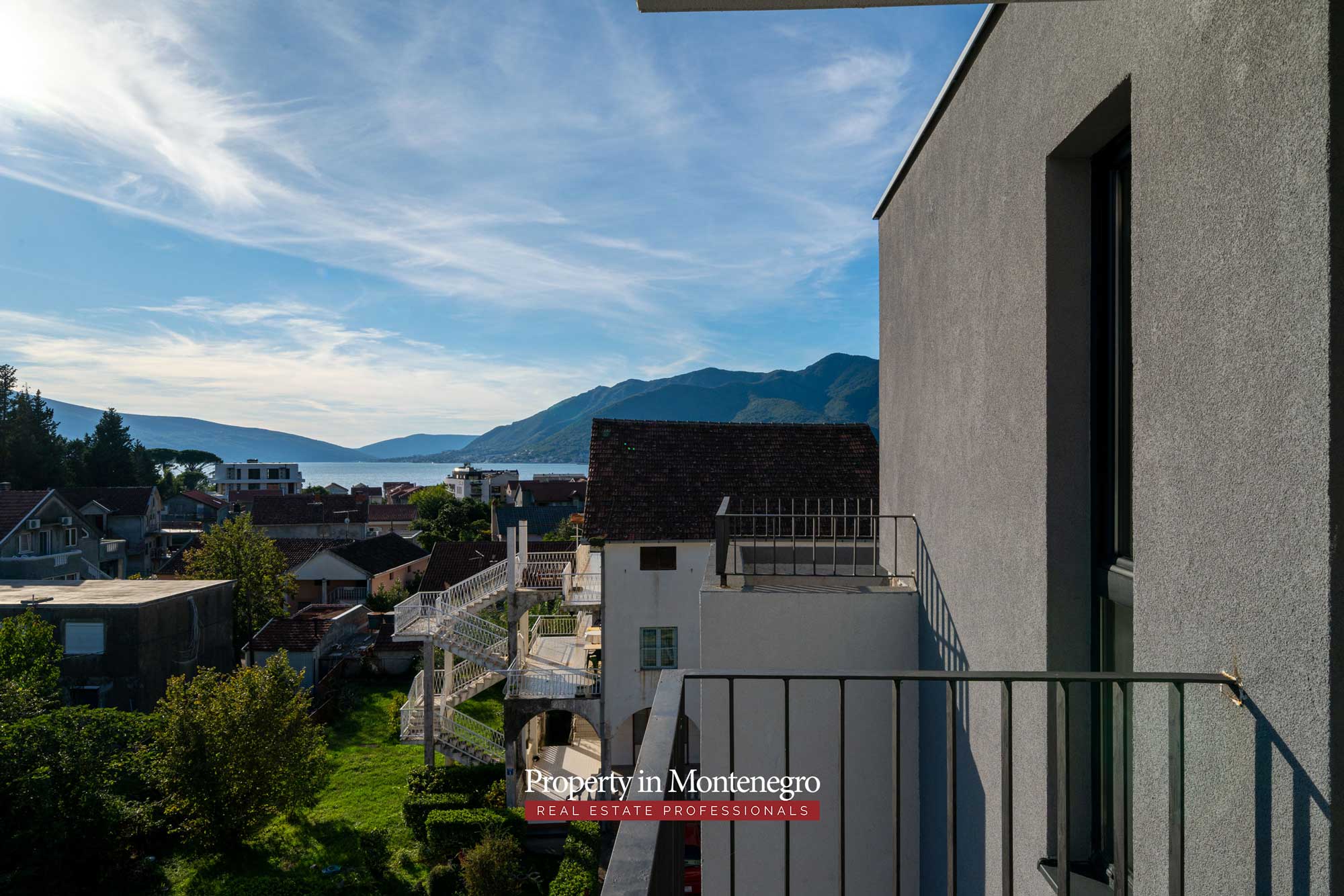 Penthouse for sale in new building in Tivat