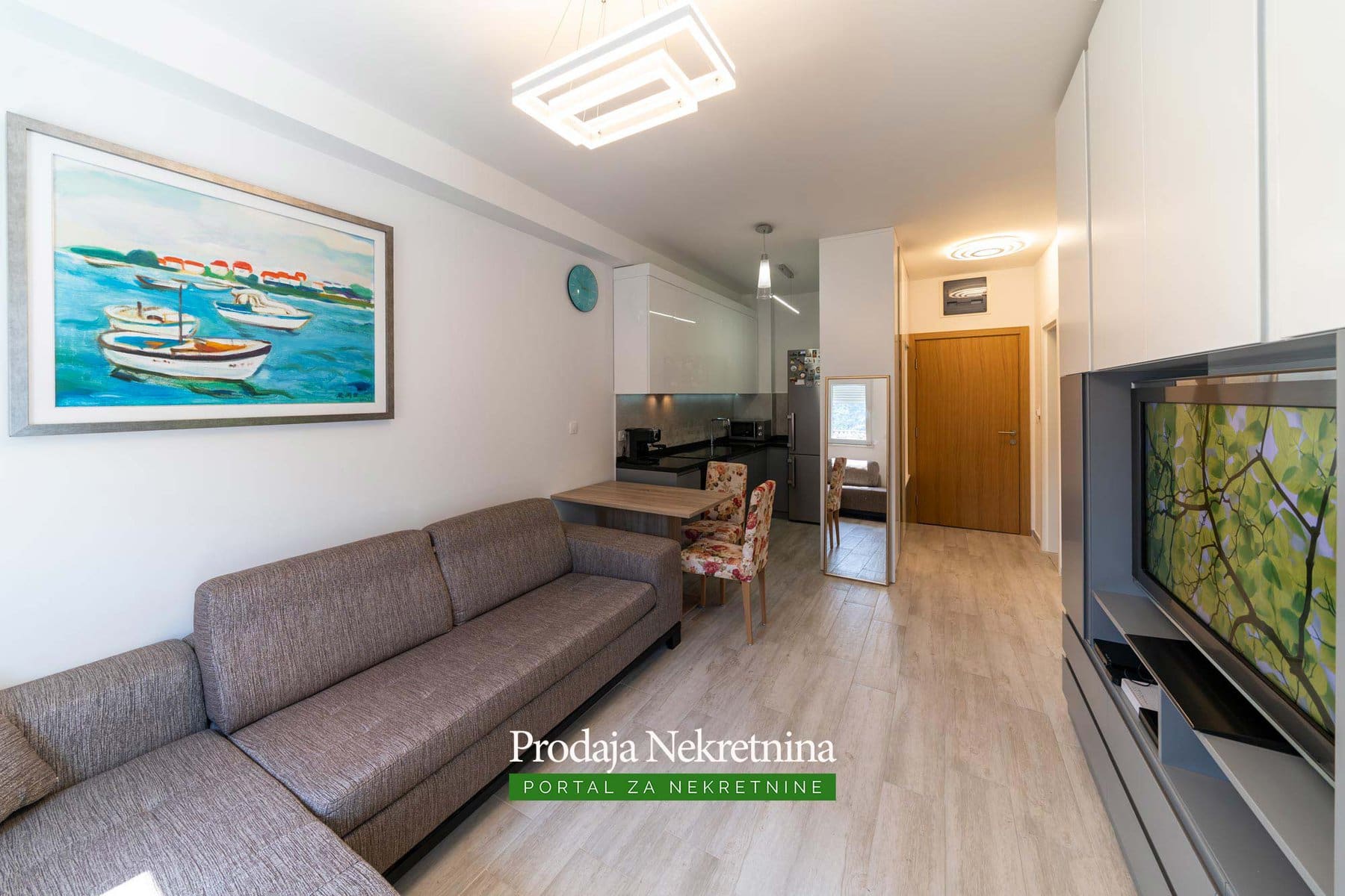 Prodaje se jednosoban namjesten stan u Budvi 1 1