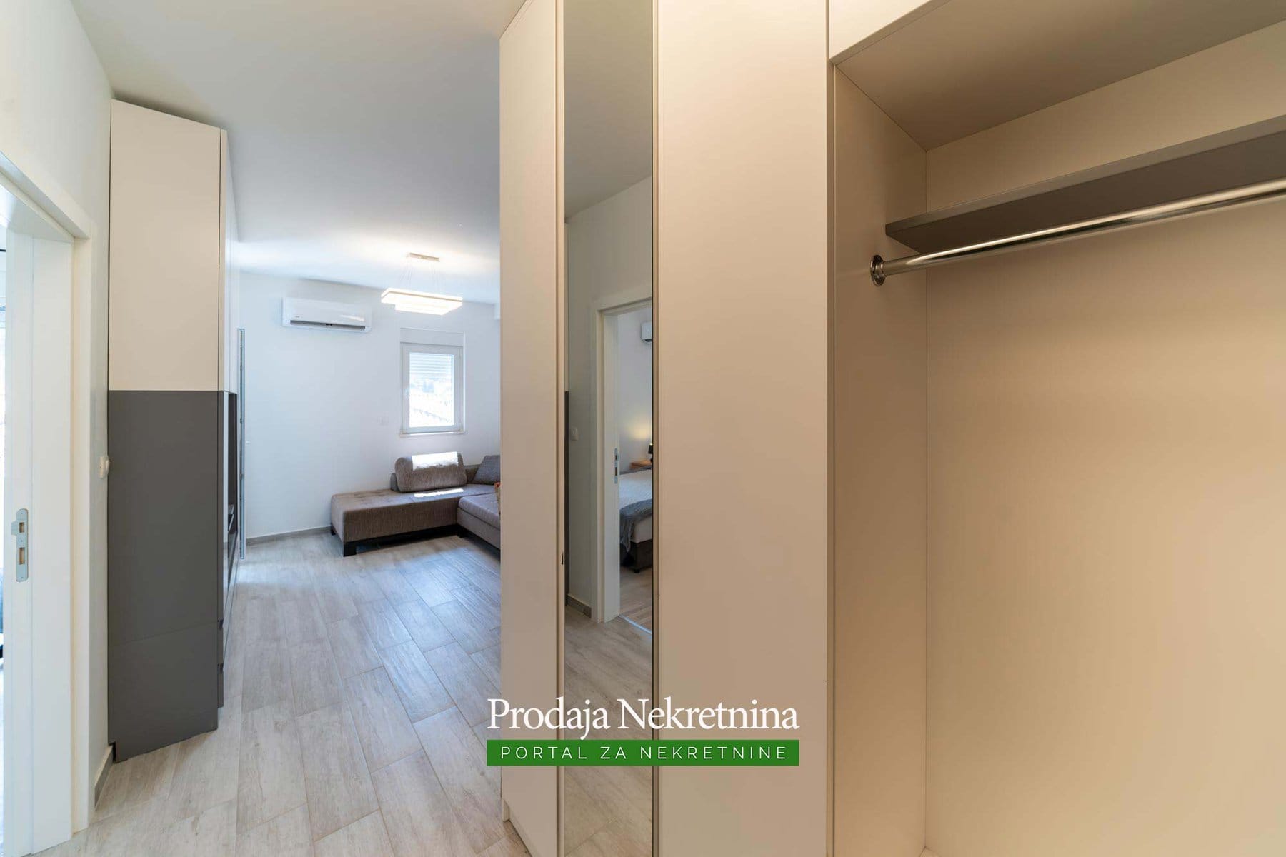 Prodaje se jednosoban namjesten stan u Budvi 15 1