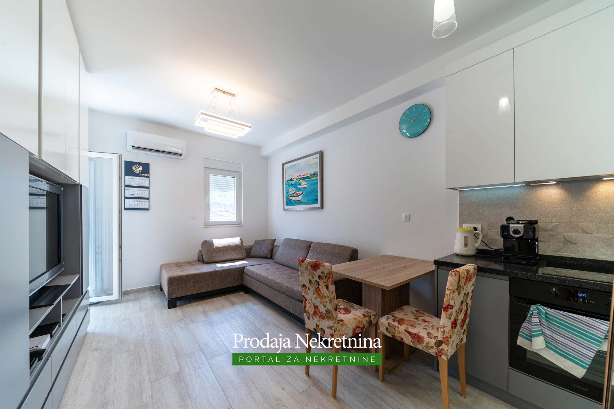 Prodaje se jednosoban namjesten stan u Budvi 3 1