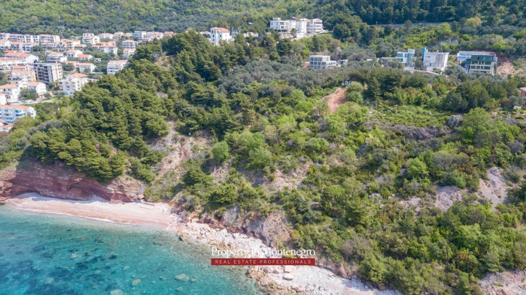 Seafront land for sale near Sveri Stefan