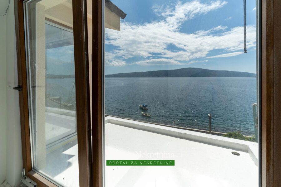 Seafront apartment for sale in Tivat Bay