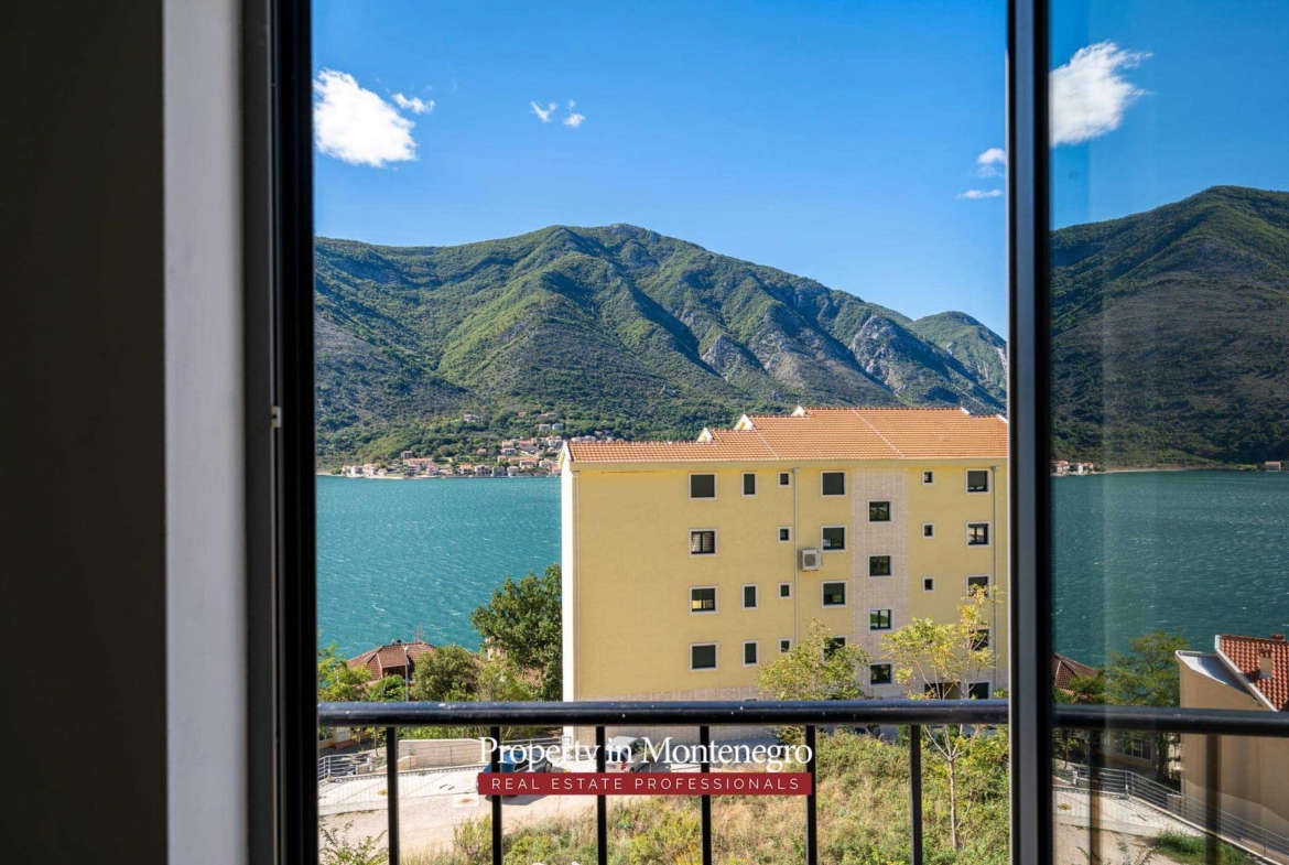 Seaview apartment for sale in Kotor Bay