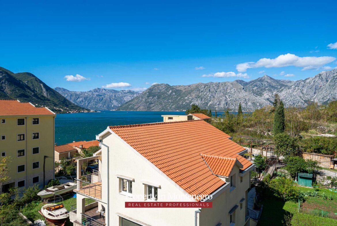 Seaview apartment for sale in Kotor Bay