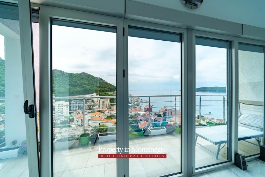 Two bedroom apartment for sale in Rafailovici