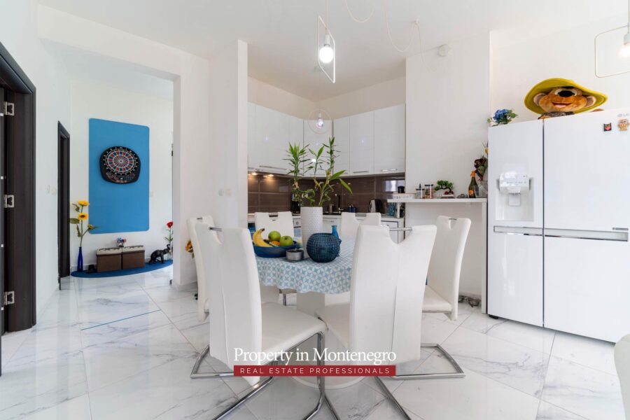 Two bedroom apartment for sale in Rafailovici