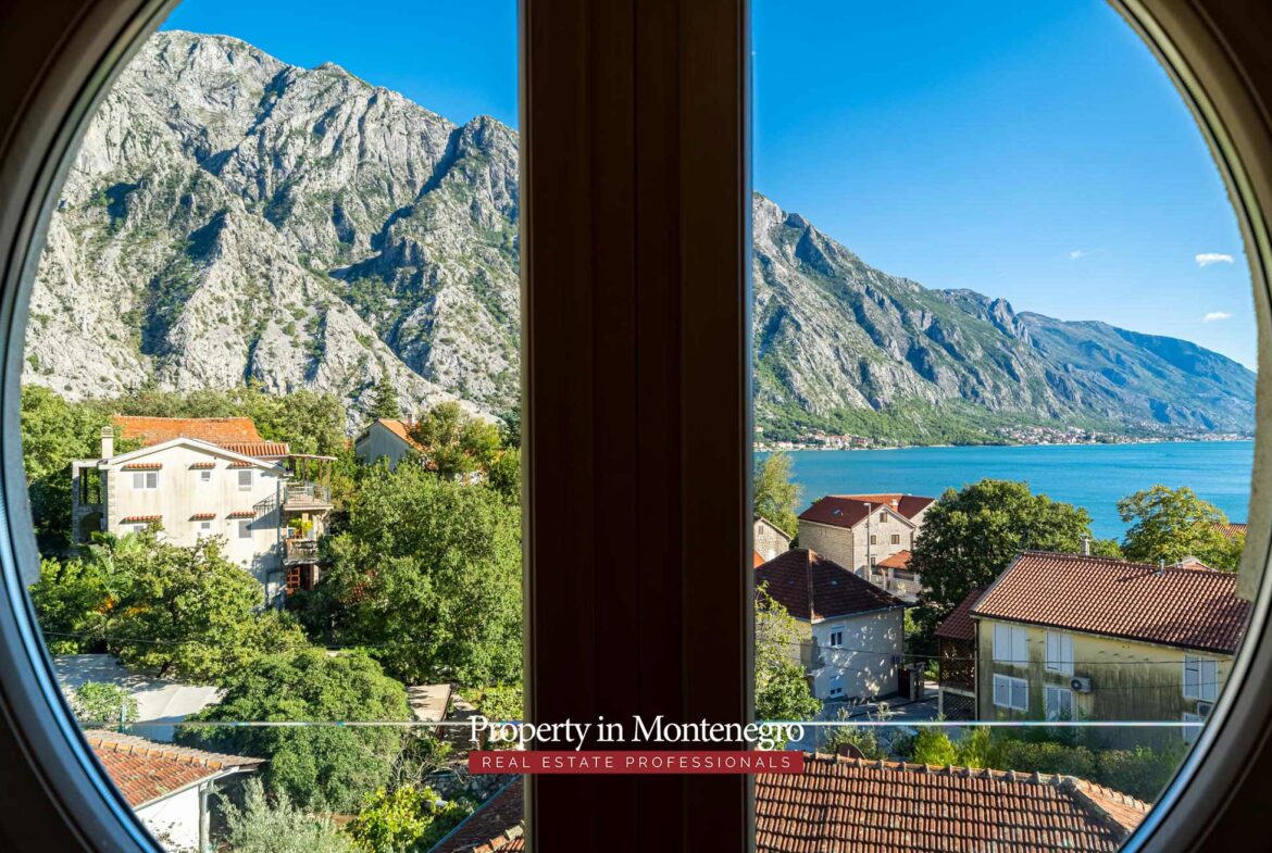 Penthouse for sale in Bay of Kotor