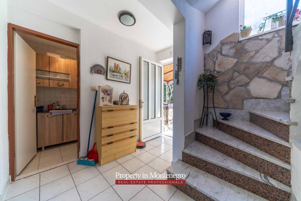 Stone house for sale in Boka Bay