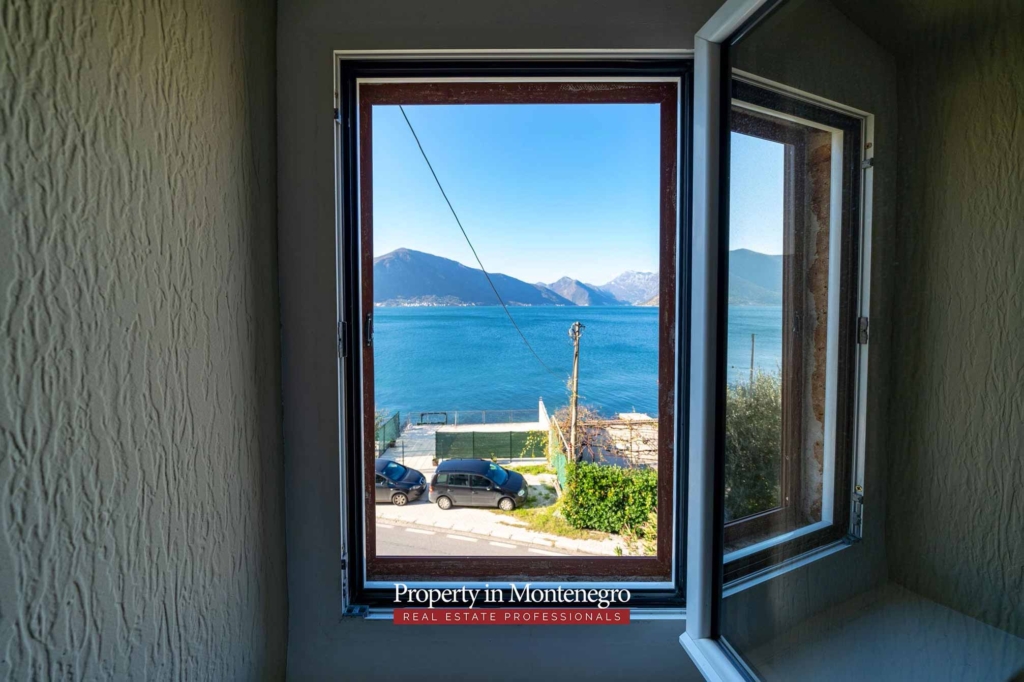 Stone house for sale in Boka Bay