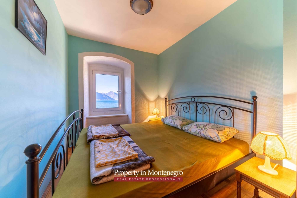 Stone house for sale in Boka Bay