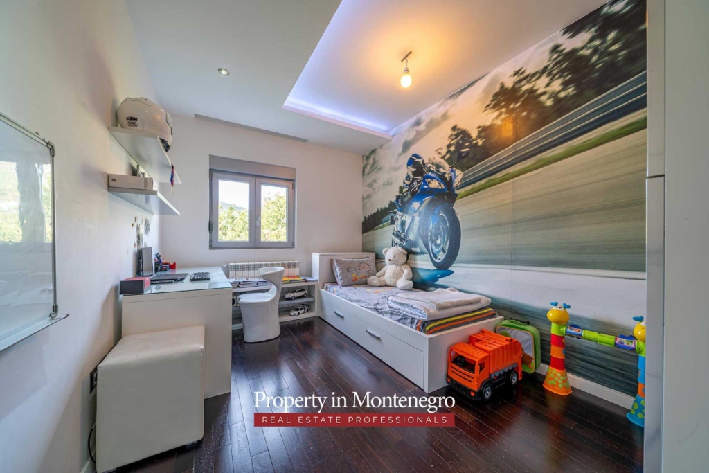 Penthouse with seaview for sale in Budva