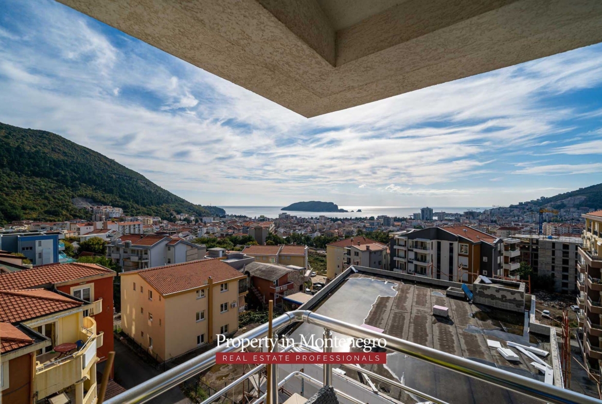 Penthouse with seaview for sale in Budva