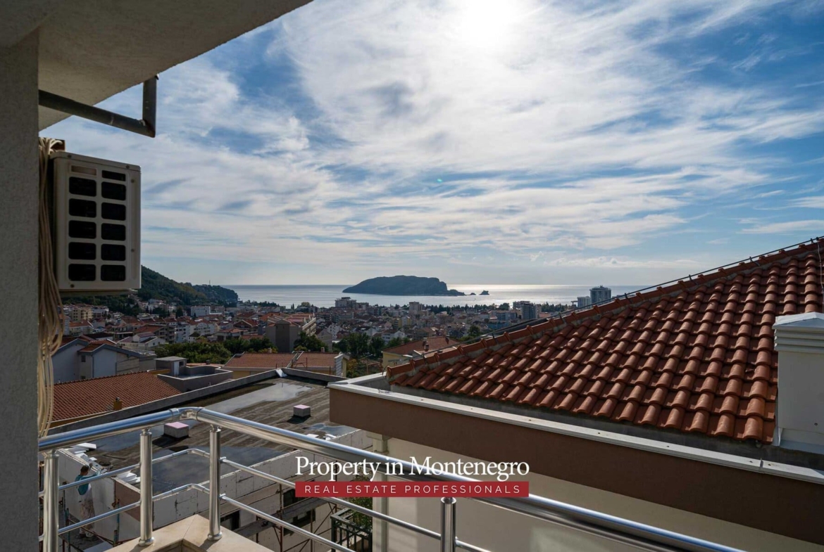 Penthouse with seaview for sale in Budva