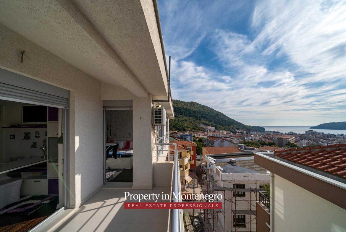 Penthouse with seaview for sale in Budva