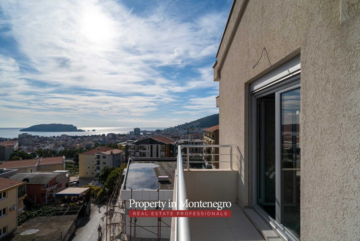 Penthouse with seaview for sale in Budva