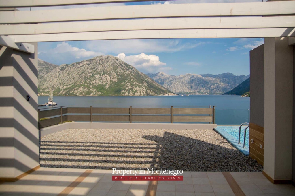 Villa for sale in Bay of Kotor