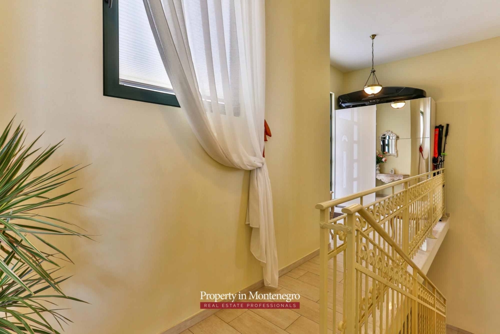 House for sale near Porto Montenegro