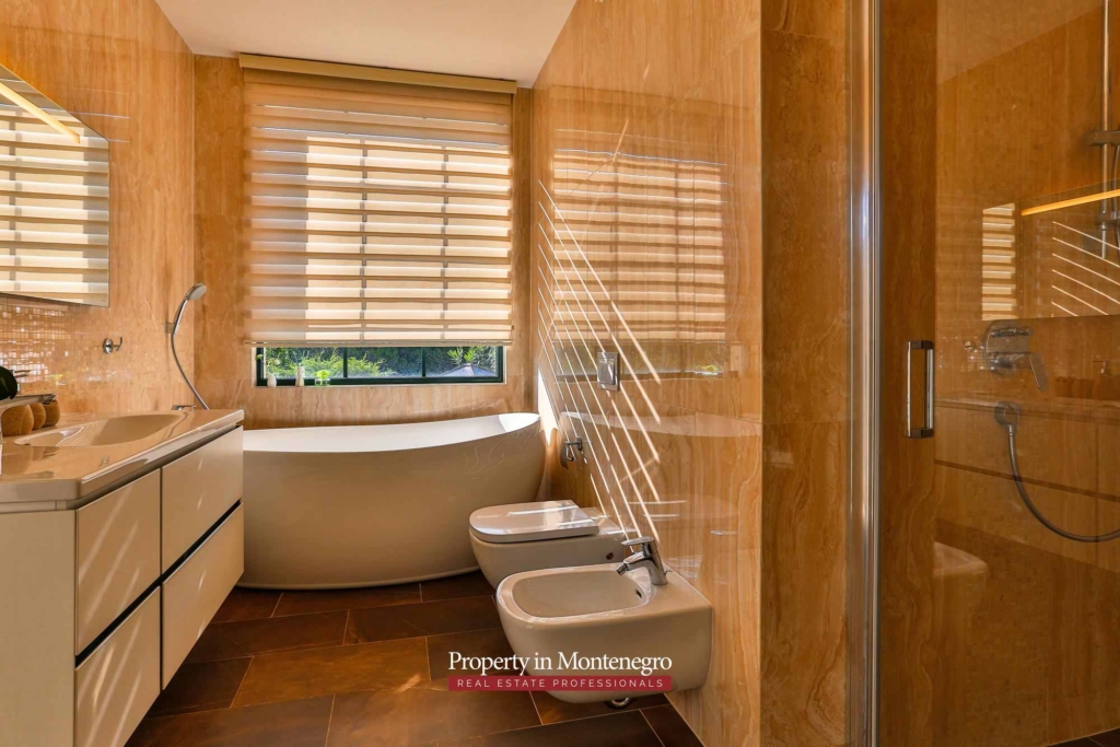 House for sale near Porto Montenegro