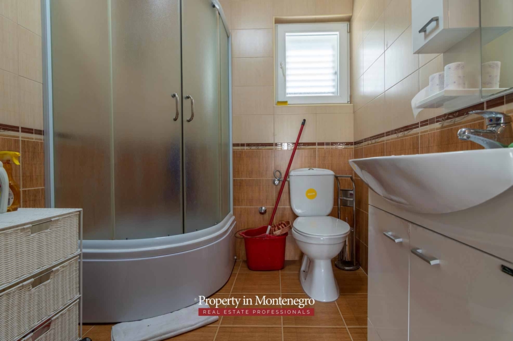 Villa with swimming pool for sale in Tivat