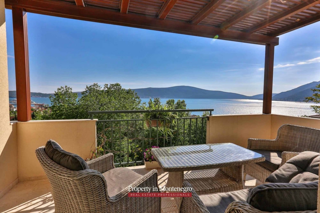 House for sale near Porto Montenegro