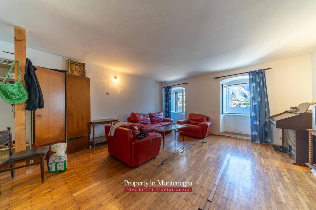 Seafront stone house for sale in Boka Bay