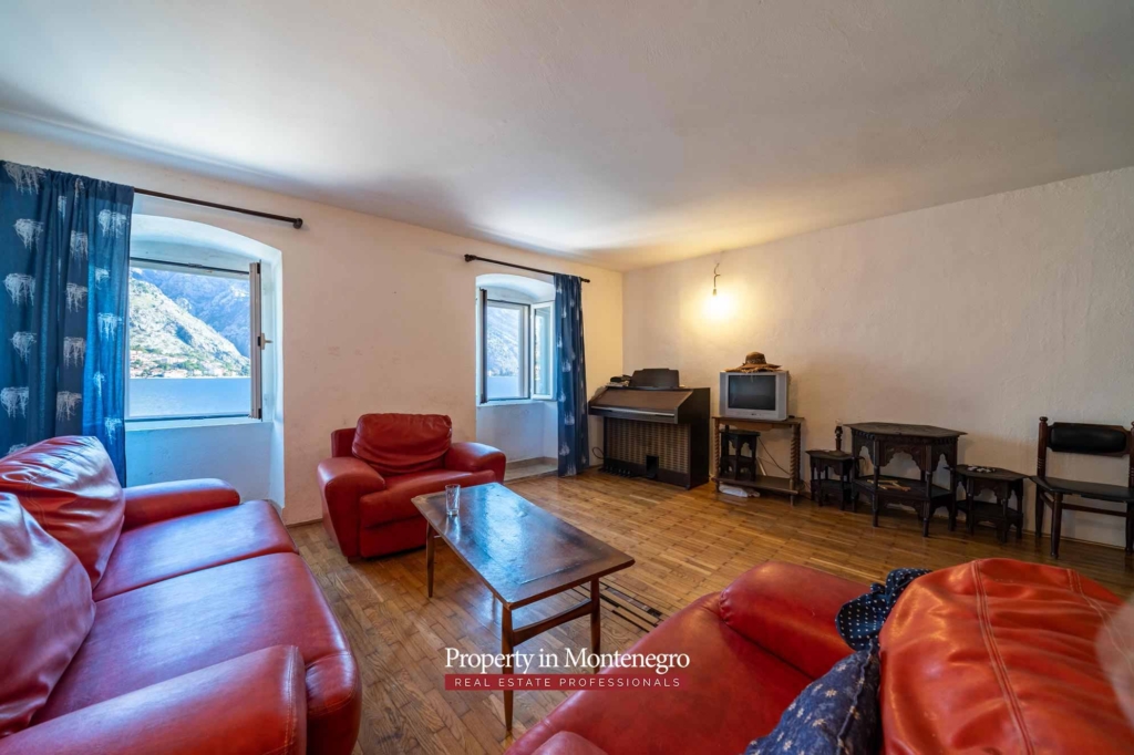 Seafront stone house for sale in Boka Bay