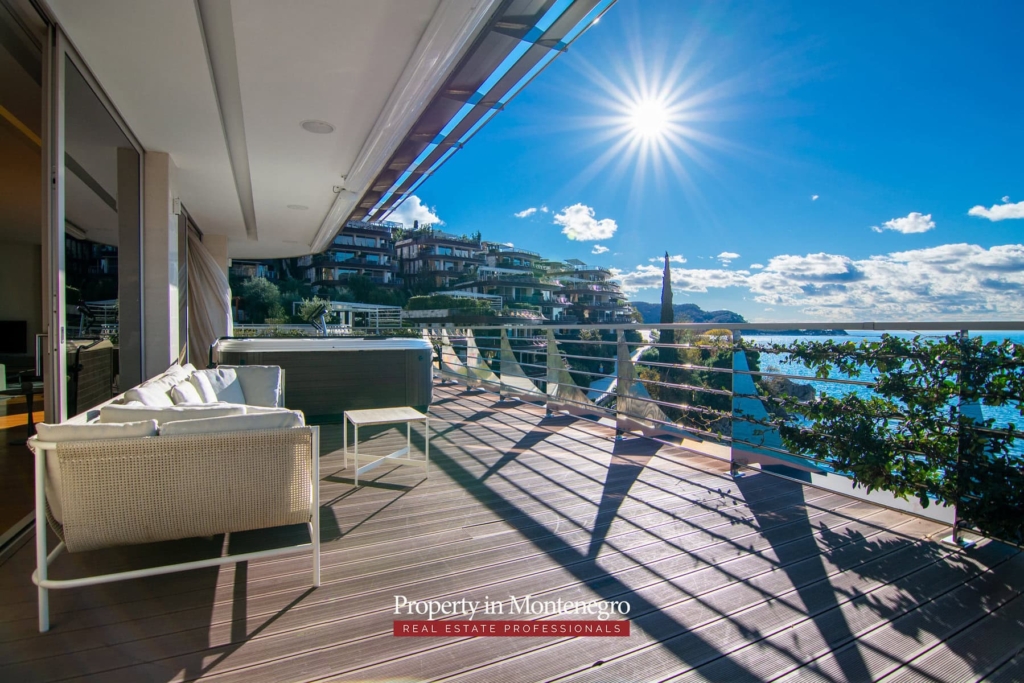 Waterfront penthouse for sale in Budva