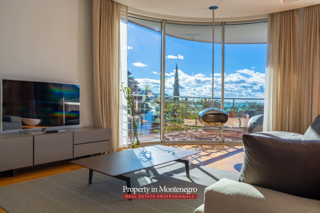 Waterfront penthouse for sale in Budva