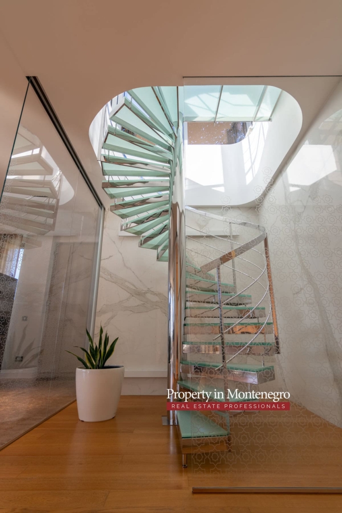 First line luxury penthouse for sale in Budva