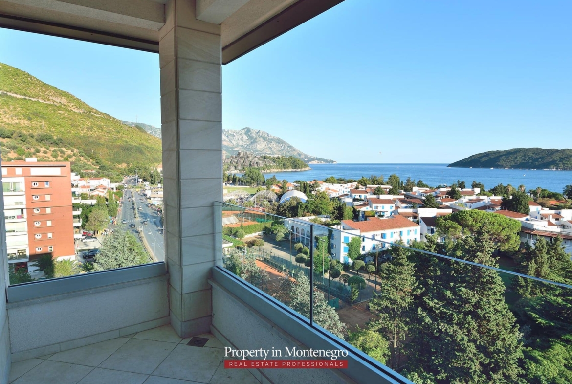 Luxury penthouse for sale in Budva