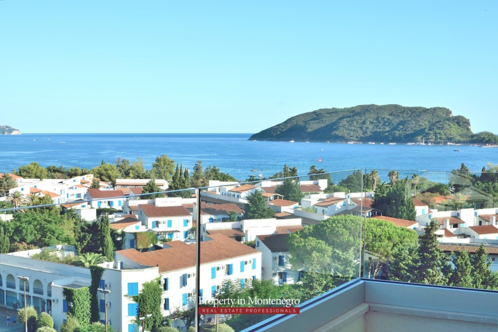 Luxury penthouse for sale in Budva