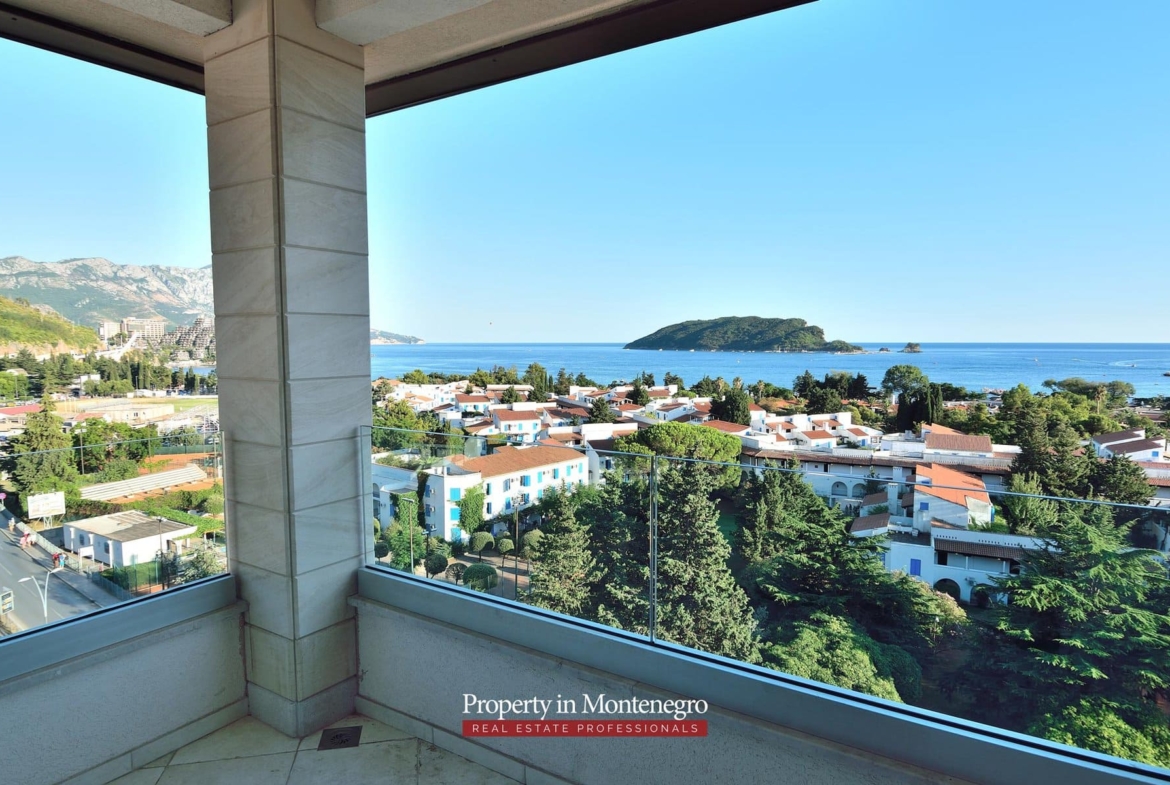 Luxury penthouse for sale in Budva