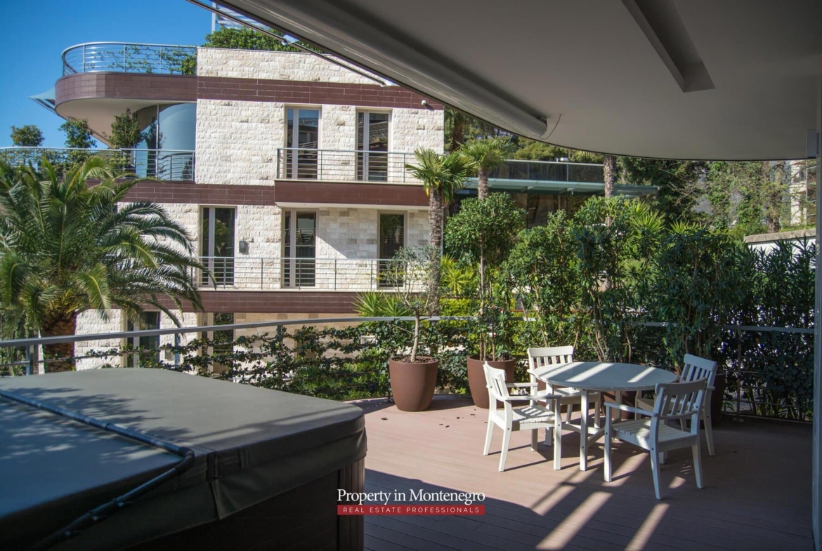 Luxury two bedroom apartment for sale in Budva