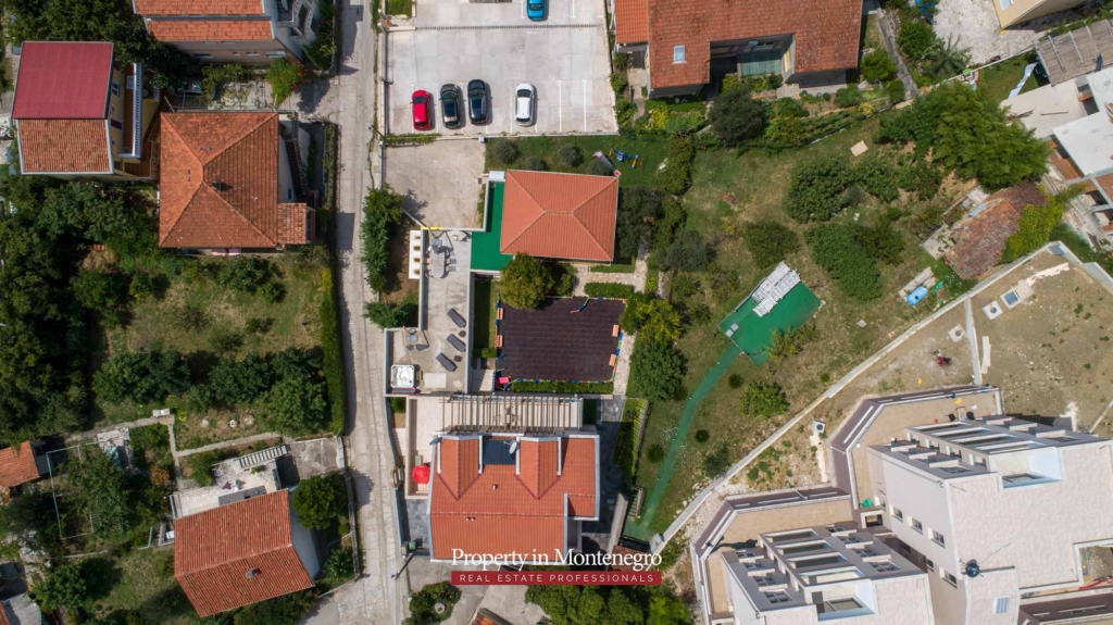 House with seaview for sale in Tivat Bay