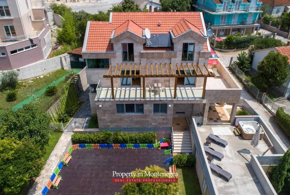 House with seaview for sale in Tivat Bay