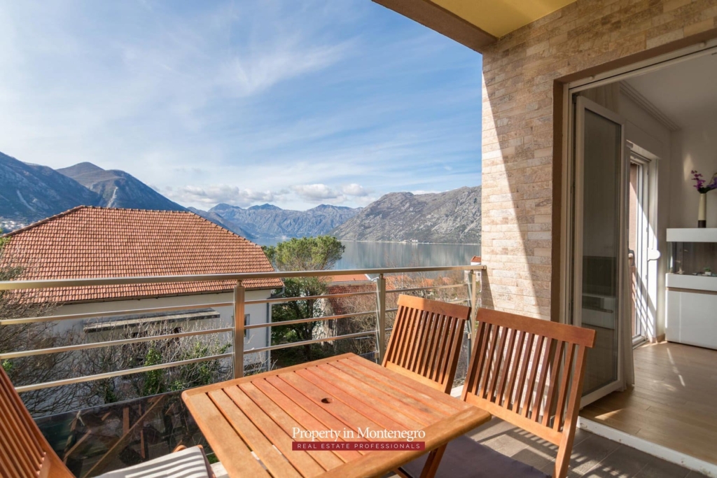 Two bedroom apartment for sale in Kotor