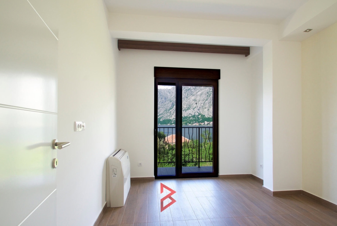 Villa for sale in Kotor