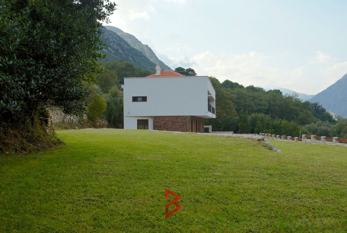 Villa for sale in Kotor