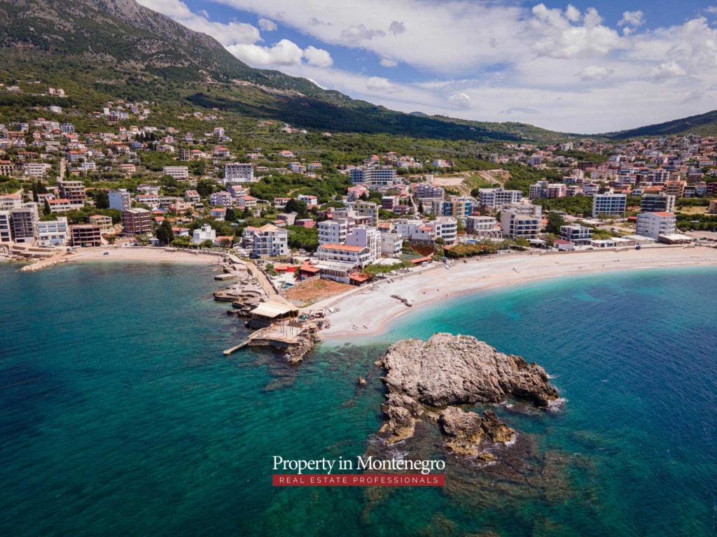 Waterfront house for sale in Bar