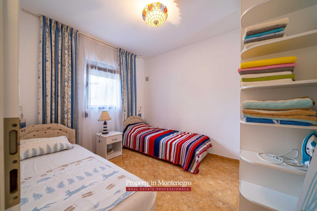 Waterfront house for sale in Bar