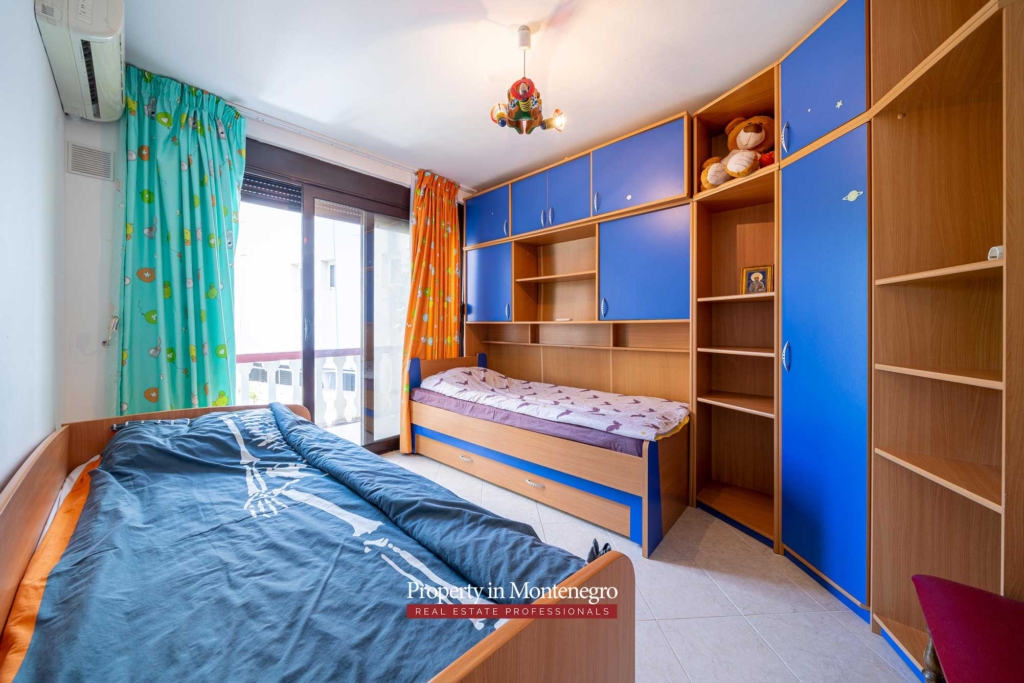 Waterfront house for sale in Bar