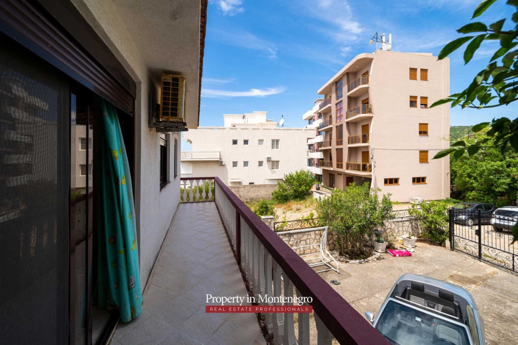 Waterfront house for sale in Bar