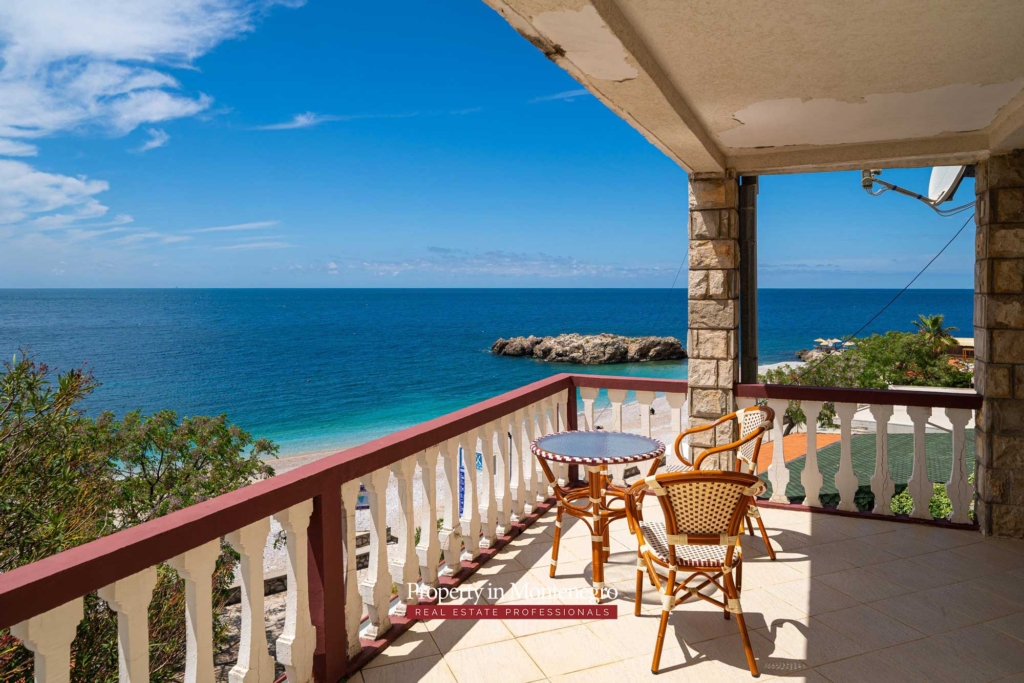 Waterfront house for sale in Bar